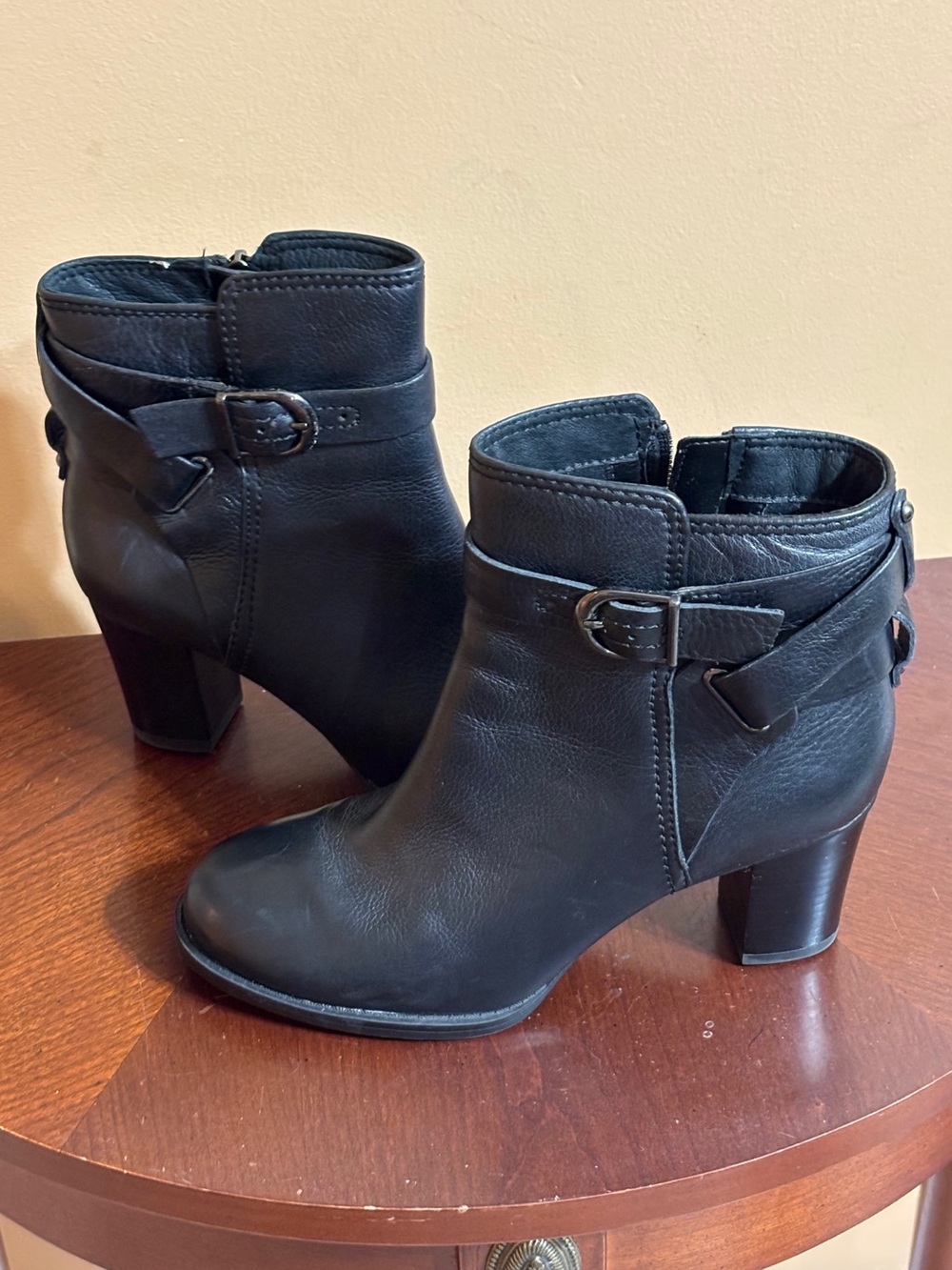 Clarks Artisan Black yAnkle Boots 7M